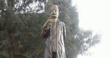 نشطاء "فيس بوك" يتداولون صورة لتمثال مصطفى كامل مشوها فى المنوفية