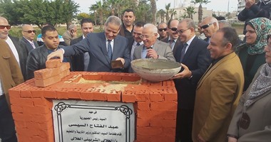 بالصور.. وزير التعليم يضع حجر الأساس لأول مدرستين يابانيتين فى بورسعيد