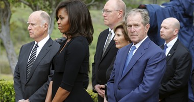 بالصور.. ميشيل أوباما وهيلارى وبوش وأقارب رؤساء أمريكا فى وداع نانسى ريجان