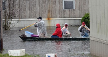 مياه الأمطار تحاصر سكان ولاية لويزيانا الأمريكية