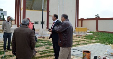 بالصور..رئيس مدينة مطوبس يتابع أعمال تجهيز مدرسة صلاح نافع للتربية الفكرية