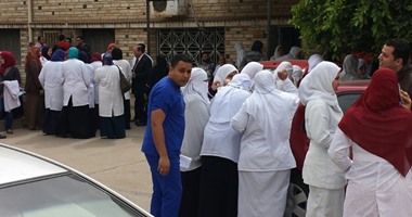 صحافة المواطن: عمال مستشفى منية النصر يحتجون على القرارات الإدارية التعسفية