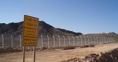 هاآرتس: دفن العامل الإسرائيلى المقتول على الحدود 