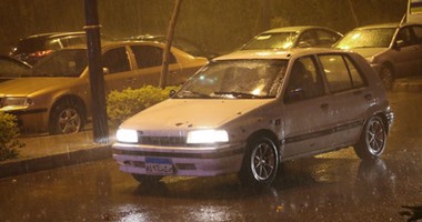 أمطار غزيرة ورعد وبرق بالقاهرة والجيزة وانقطاع الكهرباء عن بعض المناطق 