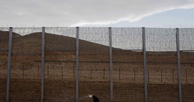 الاحتلال الإسرائيلي يعطي الضوء الأخضر لبناء مقطع جديد من الجدار العازل جنوب الضفة