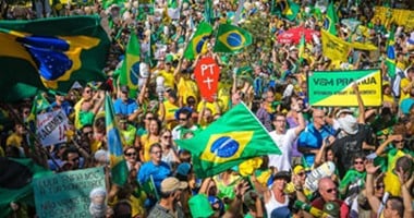 ملايين البرازيليين يطالبون برحيل الرئيسة ديلما روسيف