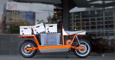 بالفيديو.. طالب يطور دراجة نارية قادرة على نقل البضائع