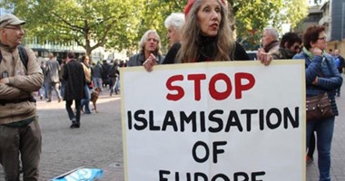 بالإفيهات والألش.. هكذا يحارب مسلمو أوروبا ظاهرة "الإسلاموفوبيا"