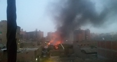اندلاع حريق هائل بمصنع مواد كيماوية فى قرية الطرفاية بالبدرشين