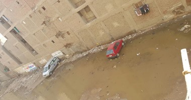 صحافة المواطن: بالصور.. غرق شارع صابر باشا صبرى فى مياه الصرف الصحى بالهرم