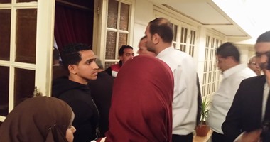 بالفيديو.. طلاب جامعة القاهرة يعتدون على الأمن الإدارى لحضور حفل هانى شاكر