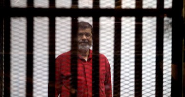 الدفاع بقضية "إهانة القضاء" يطالب بلقاء "مرسى" قبل رفع الجلسة للقرار