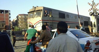 مصرع سائق صدمه قطار القاهرة - منوف أثناء عبوره شريط السكة الحديد بالمنوفية