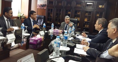 وزير الكهرباء يلتقى سفير الهند بالقاهرة لبحث سبل التعاون