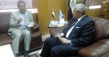 وزير السياحة يلتقى بالسفير الماليزى لمناقشة تسيير رحلة طيران أسبوعية لمصر