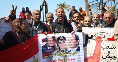 متظاهرو القائد إبراهيم يدعمون الحرب ضد الإرهاب وينعون الشهيد شريف محمد عمر