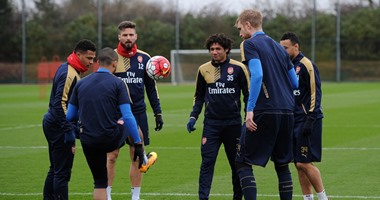 بالصور..صاروخ برشلونة يخيم على محمد الننى فى تدريبات أرسنال