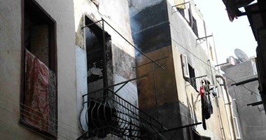 الحماية المدنية بالقاهرة تدفع بـ10 سيارات إطفاء لإخماد حريق باب الشعرية