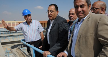 وزير الإسكان يعلن بدء التشغيل الفعلى لمحطة مياه الشرب بالعاشر من رمضان