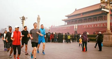 مستخدمو فيس بوك فى الصين ينتقدون زيارة "زوكربيرج" ويتهمونه بالنفاق