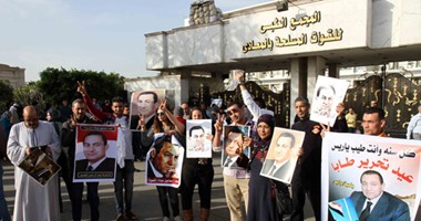 بالفيديو الصور..مؤيدو مبارك للرئيس الأسبق فى ذكرى تحرير طابا: "سبت فراغ كبير"
