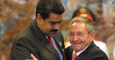 بالصور..كاسترو يستقبل رئيس فنزويلا بقصر الثورة فى العاصمة الكوبية هافانا