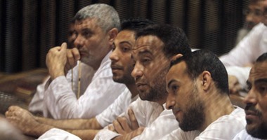 بالصور.. بدء محاكمة "بديع" و104 آخرين بأحداث عنف الإسماعيلية