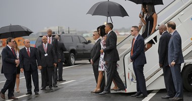 بالفيديو والصور.. أوباما يصل كوبا فى أول زيارة لرئيس أمريكى منذ 88 عامًا.. الزيارة تفتح صفحة جديدة فى العلاقات بين واشنطن وهافانا بعد عقود من العداء.. وأوباما على تويتر: أستمع إلى الشعب الكوبى