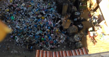 صحافة المواطن.. قارئ يشكو من انتشار القمامة فى شارع النصر بحجر النواتية