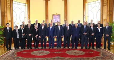 أخبار الساعة6.. السيسي: لا أحد يستطيع البقاء بالرئاسة أكثر من الفترة المقررة