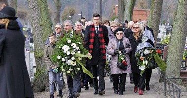 ليفاندوفسكى يترك معسكر المنتخب البولندى لحضور جنازة جدته