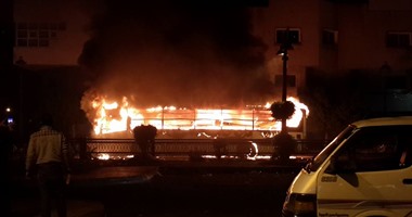 بالفيديو والصور.. اشتعال النيران فى أتوبيس نقل عام أمام محطة سيدى جابر بالإسكندرية