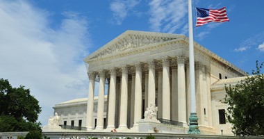 محكمة أمريكية تعيد النظر فى التماس سامسونج ضد أبل بشأن براءات الاختراع