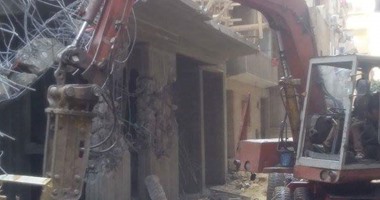 محافظة القاهرة تزيل أعمال بناء مخالفة بحى الزيتون وتضبط أدوات البناء