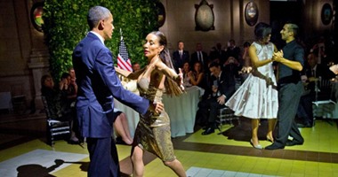 أوباما يرقص مع شخصيات "حرب النجوم" فى البيت الأبيض