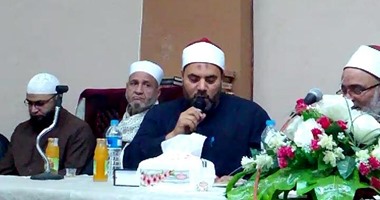 بالفيديو والصور.. وكيل أوقاف الجيزة يكرم عناصر سلفية بأحد مساجد الوزارة فى بولاق