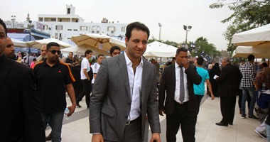 أحمد مرتضى منصور خارج قاعة مجلس النواب قبل مناقشة "بطلان عضويته"