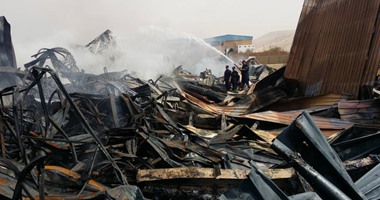 بالفيديو والصور.. تجدد الحريق بمصنع الهلال والنجمة فى سوهاج