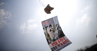 بالصور.. إطلاق آلاف المنشورات المناهضة لبيونج يانج من كوريا الجنوبية