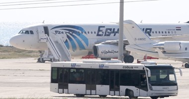 النيابة تستعجل محتوى كاميرات مطار برج العرب لكشف تحركات خاطف الطائرة