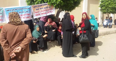 العاملون بـ"تمريض طنطا" يعلقون اعتصامهم بعد تدخل المحافظ ونائب رئيس الجامعة