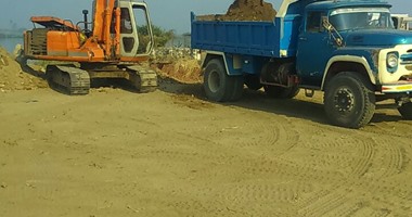 بالصور.. إزالة تعديات على نهر النيل بمساحة 10 آلاف م3 بمدينة الصف بالجيزة