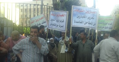 أصحاب المخابز يتظاهرون أمام البرلمان للمطالبة بإعادة النظر فى منظومة الخبز‎