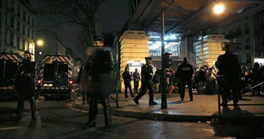 بالصور..الشرطة الفرنسية تخلى مخيما للاجئين قرب محطة مترو بباريس
