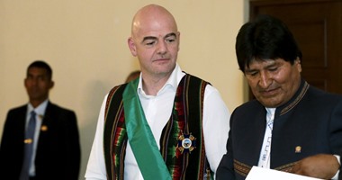 رئيس بوليفيا يمنح إنفانتينو وساما لالتزامه بتحسين كرة القدم