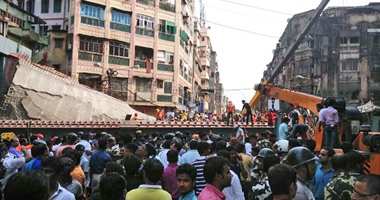 بالصور.. مصرع 10 أشخاص فى انهيار جسر تحت الإنشاء بالهند