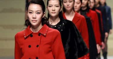 مصممة الأزياء "Pan Yiliang" تتألق فى أسبوع الموضة الصينى