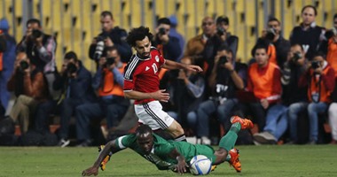 "الفلوس" و"المحليين" وراء إلغاء مباراة مصر ونيجيريا الودية