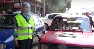 بالفيديو..”حنان”..”سايس سيارات” فى شوارع وسط البلد: ” بشتغل عشان ولادى “
