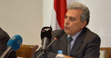 رئيس جامعة القاهرة: إلغاء امتحان الطالب المخالف لقرار حظر التدخين باللجان